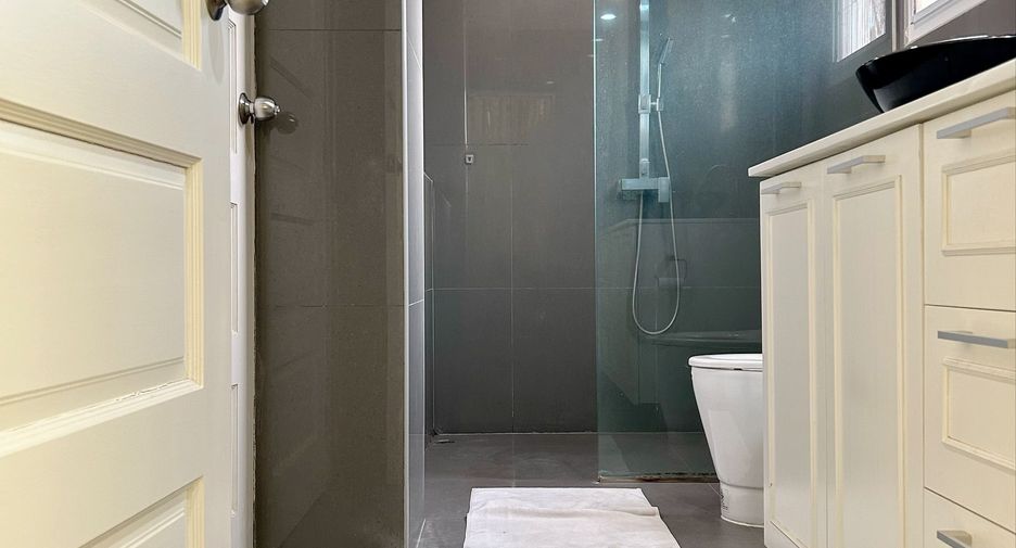 For rent 1 bed apartment in Watthana, Bangkok