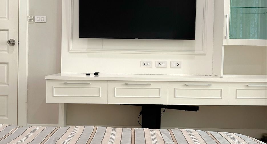 For rent 1 bed apartment in Watthana, Bangkok