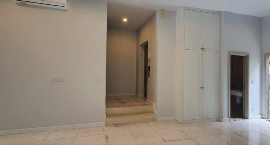 For sale 4 bedrooms house in Samphanthawong, Bangkok