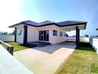 For sale 2 bedrooms house in Mueang Lamphun, Lamphun