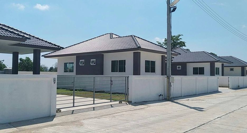 For sale 2 bedrooms house in Mueang Lamphun, Lamphun