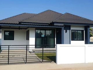 For sale 3 bedrooms house in Mueang Lamphun, Lamphun