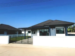 For sale 3 bedrooms house in Mueang Lamphun, Lamphun