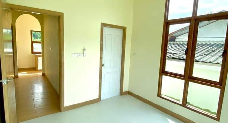 For sale 3 bedrooms house in Mueang Lamphun, Lamphun