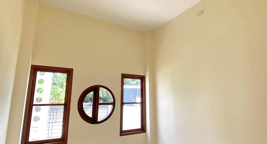 For sale 3 bedrooms house in Mueang Lamphun, Lamphun