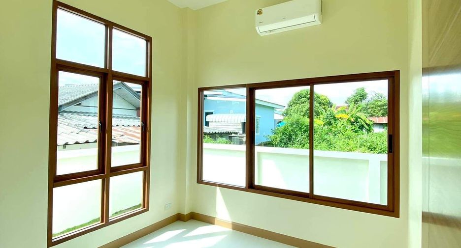 For sale 3 bedrooms house in Mueang Lamphun, Lamphun