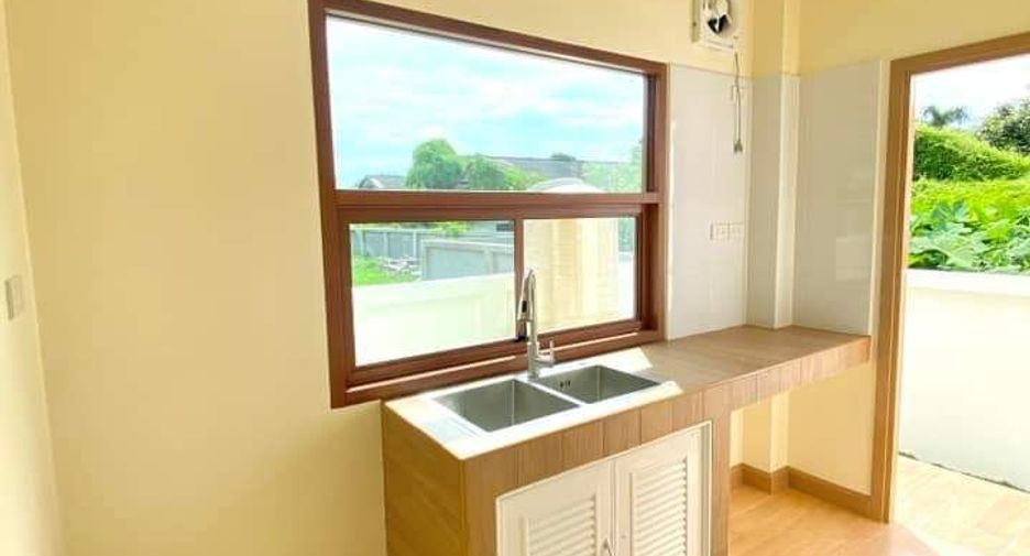 For sale 3 bedrooms house in Mueang Lamphun, Lamphun
