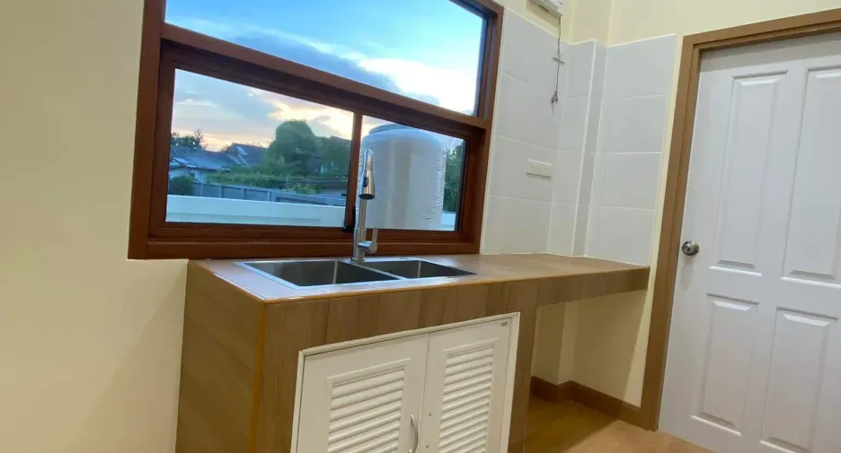 For sale 3 bedrooms house in Mueang Lamphun, Lamphun