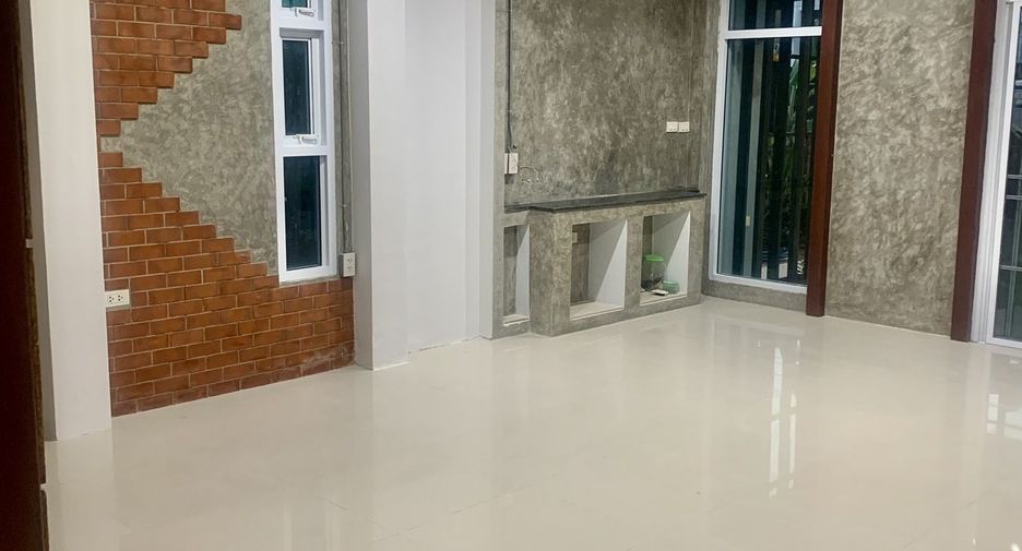 For sale 3 ベッドルーム townhouse in Mueang Lamphun, Lamphun