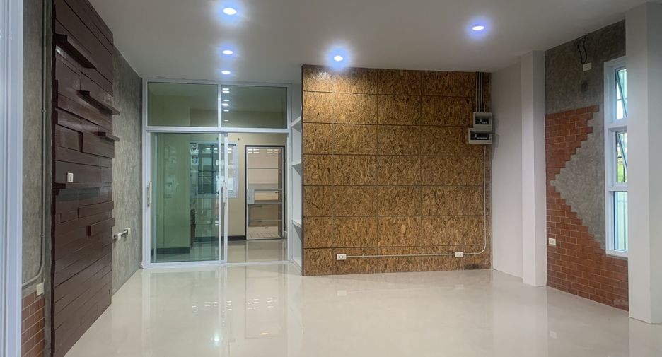 For sale 3 ベッドルーム townhouse in Mueang Lamphun, Lamphun