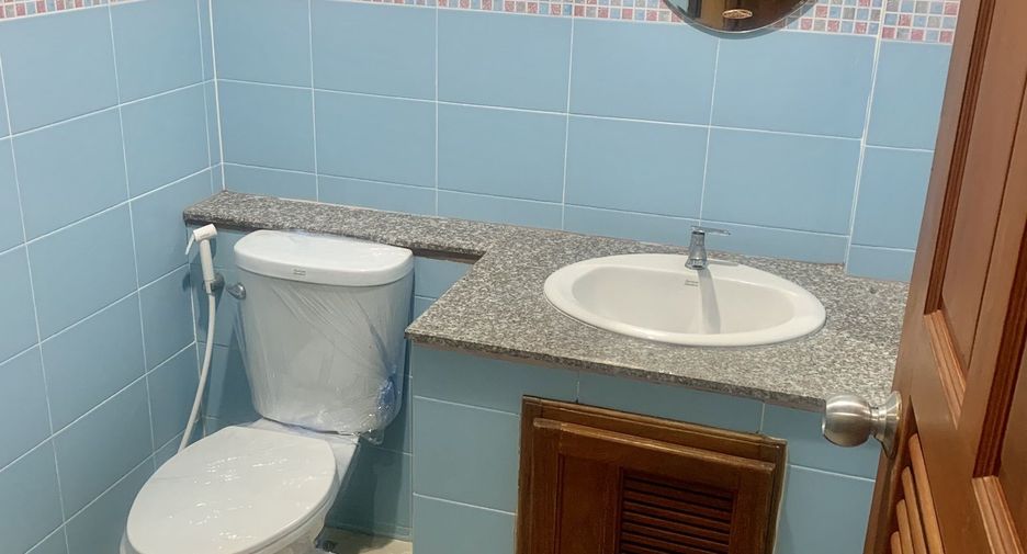 For sale 3 ベッドルーム townhouse in Mueang Lamphun, Lamphun