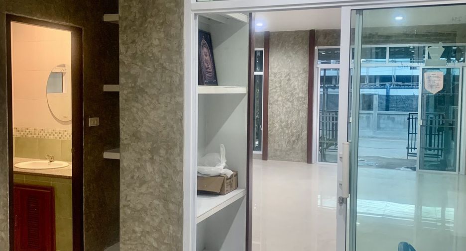 For sale 3 ベッドルーム townhouse in Mueang Lamphun, Lamphun