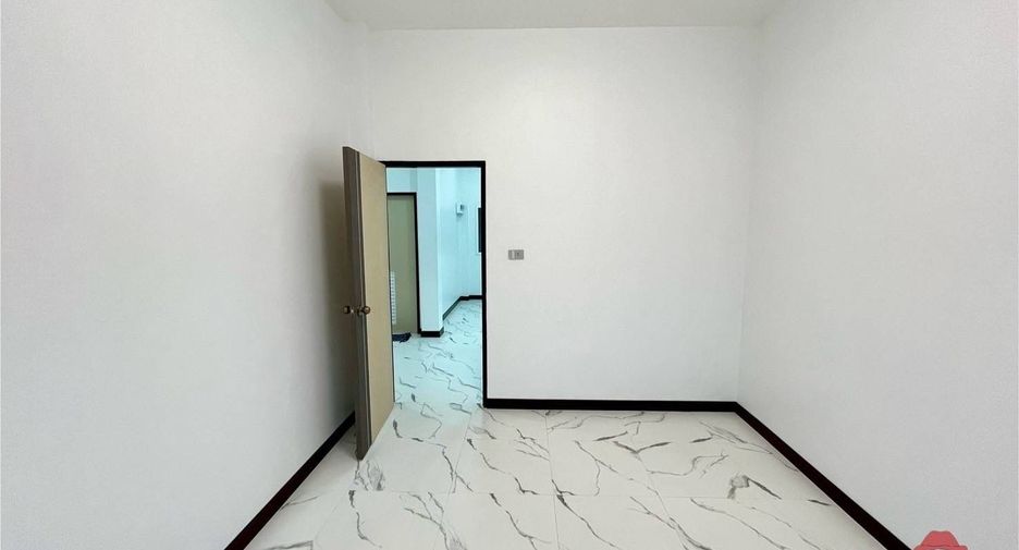 For sale 3 bedrooms house in Mueang Lamphun, Lamphun