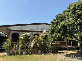 For sale 4 bedrooms house in Mueang Lamphun, Lamphun