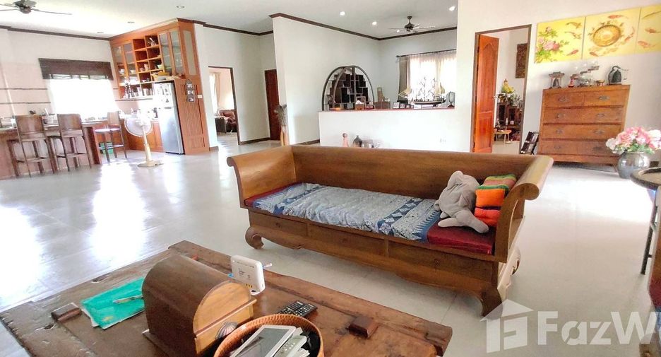 For sale 3 bedrooms villa in Ban Thi, Lamphun