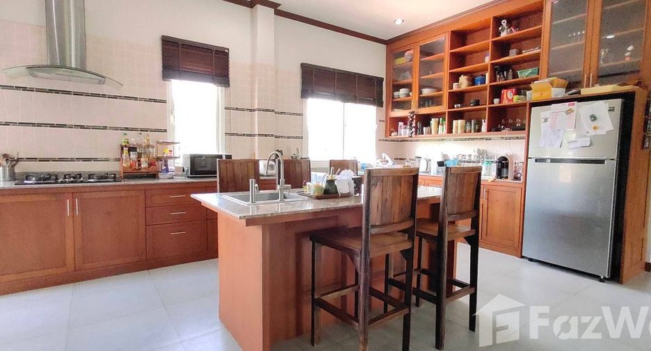 For sale 3 bedrooms villa in Ban Thi, Lamphun