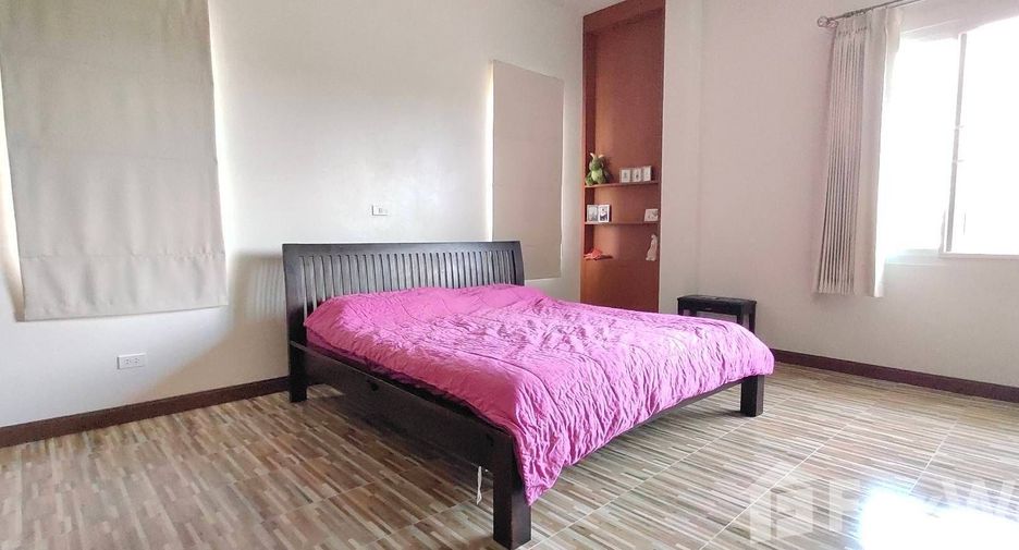 For sale 3 bedrooms villa in Ban Thi, Lamphun