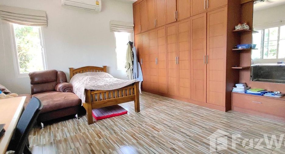 For sale 3 bedrooms villa in Ban Thi, Lamphun