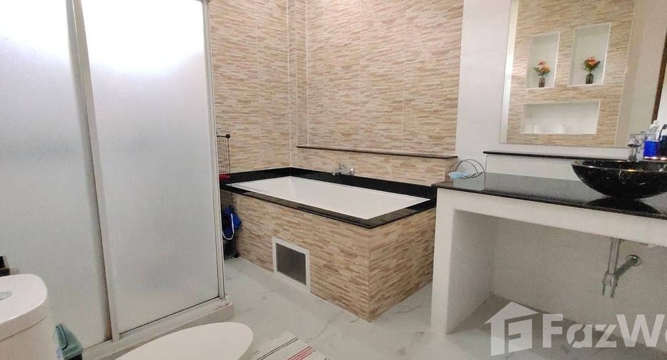 For sale 3 bedrooms villa in Ban Thi, Lamphun