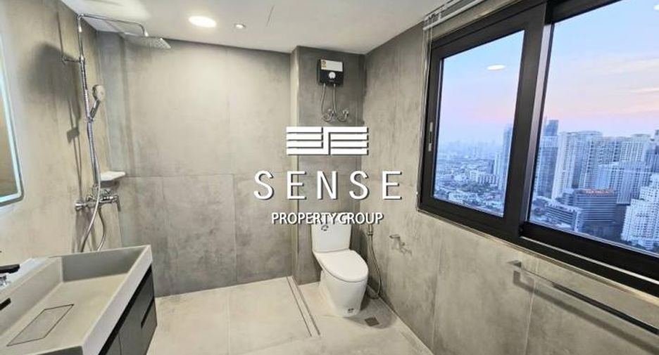 Condo en venta y en alquiler de 3 habitaciones en Khlong Toei, Bangkok