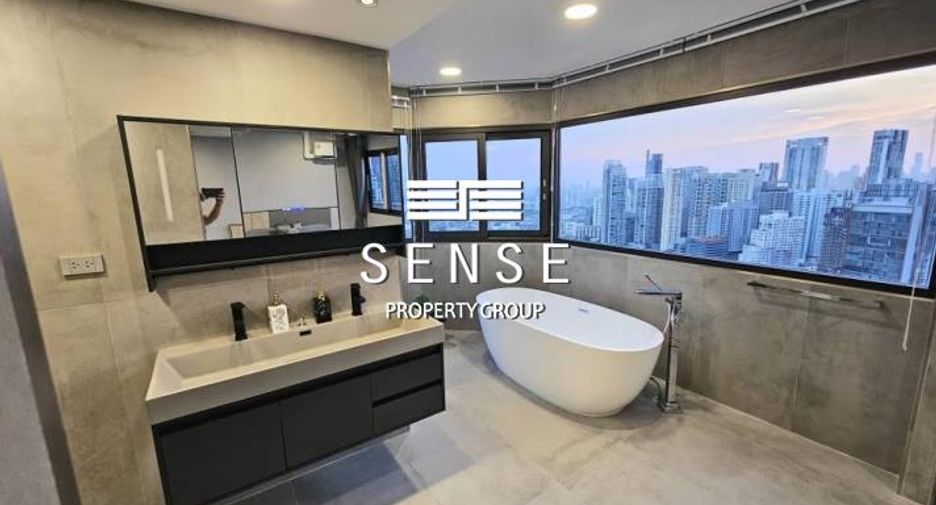 Condo en venta y en alquiler de 3 habitaciones en Khlong Toei, Bangkok