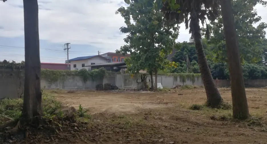 À vendre terrain à Mueang Lamphun, Lamphun