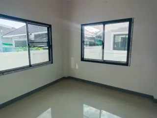 À vendre 3 chambres maison à Mueang Lamphun, Lamphun