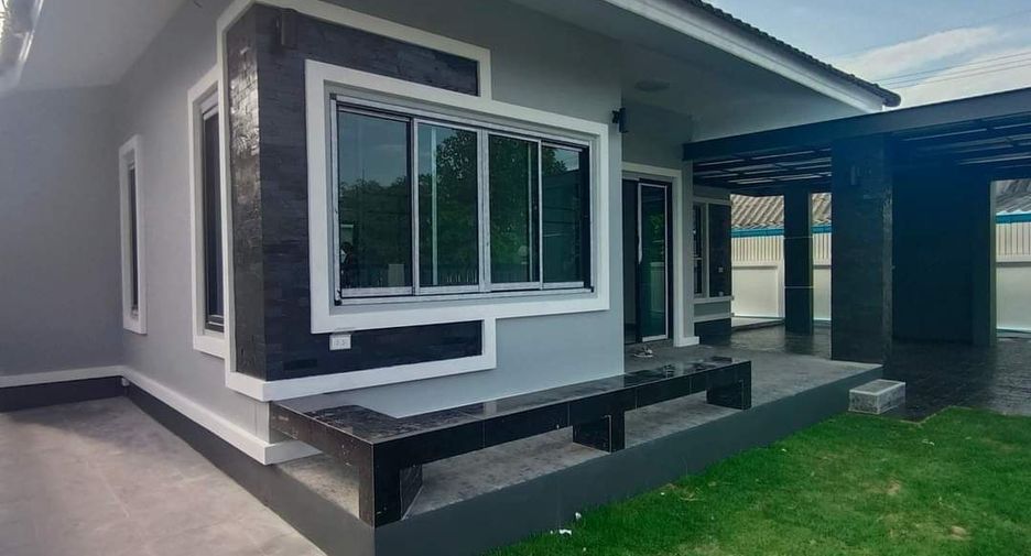 For sale 3 bedrooms house in Mueang Lamphun, Lamphun