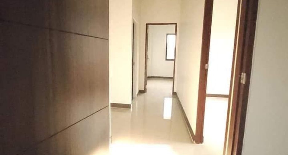 For sale 3 bedrooms house in Mueang Lamphun, Lamphun