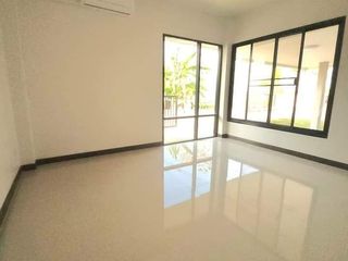 À vendre 3 chambres maison à Mueang Lamphun, Lamphun