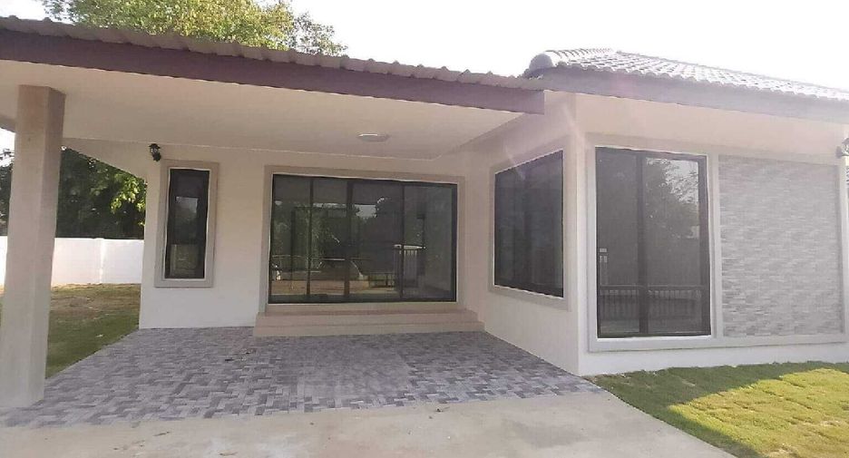For sale 3 bedrooms house in Mueang Lamphun, Lamphun