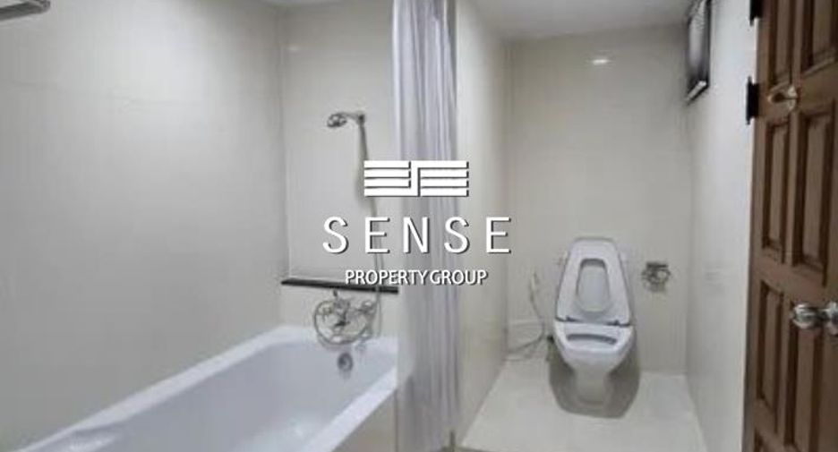 For rent 4 bedrooms condo in Watthana, Bangkok