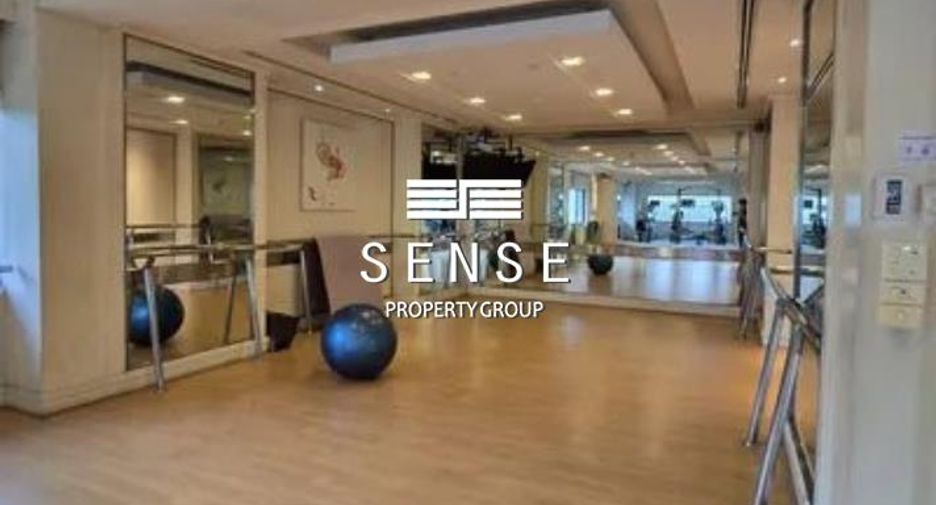For rent 4 bedrooms condo in Watthana, Bangkok