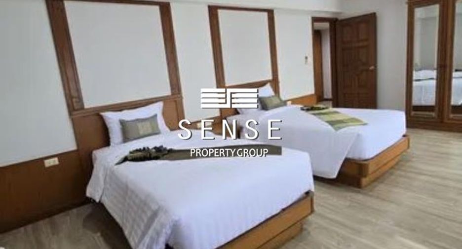 For rent 4 bedrooms condo in Watthana, Bangkok