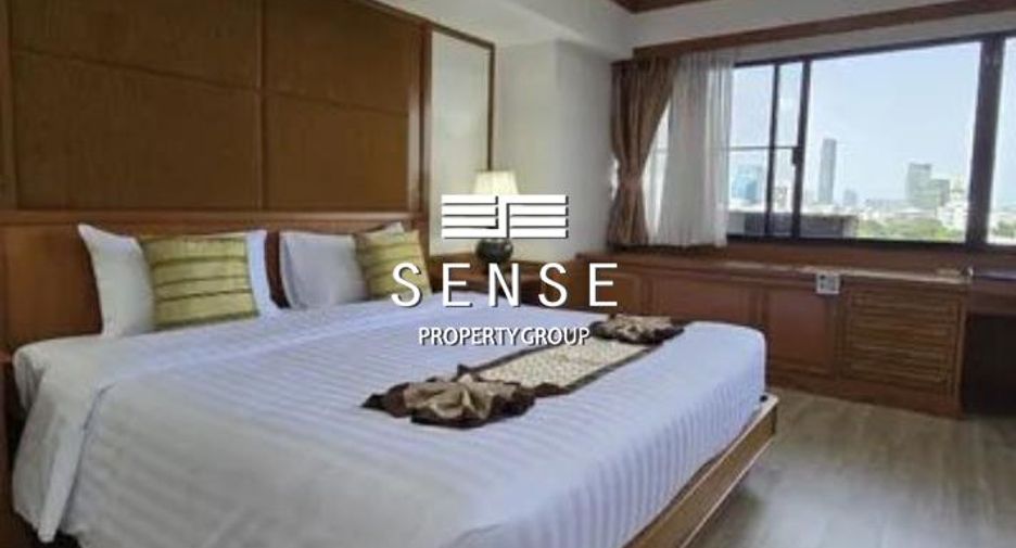 For rent 4 bedrooms condo in Watthana, Bangkok