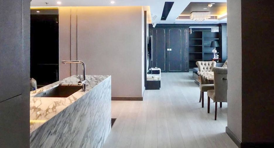 For rent 3 bedrooms condo in Watthana, Bangkok