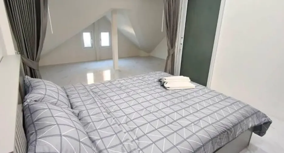 For rent 4 bedrooms townhouse in Si Racha, Chonburi