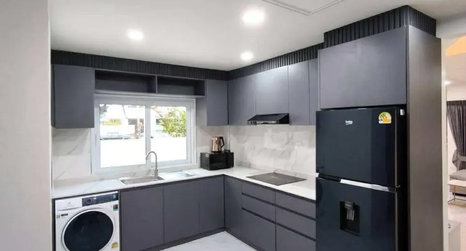 For rent 4 bedrooms townhouse in Si Racha, Chonburi