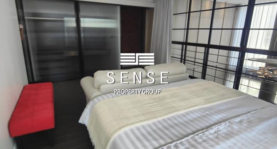For rent 4 bedrooms condo in Watthana, Bangkok