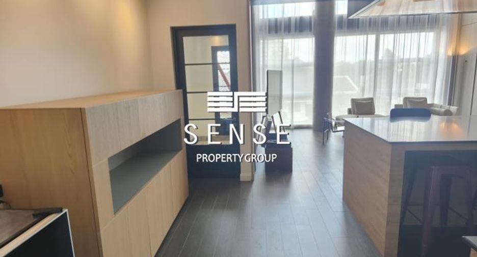 For rent 4 bedrooms condo in Watthana, Bangkok