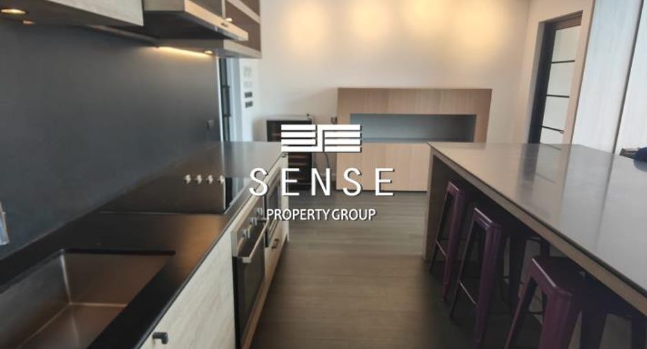 For rent 4 bedrooms condo in Watthana, Bangkok