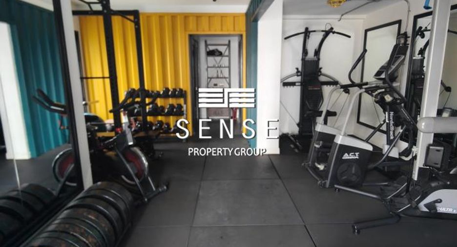 For rent 4 bedrooms condo in Watthana, Bangkok