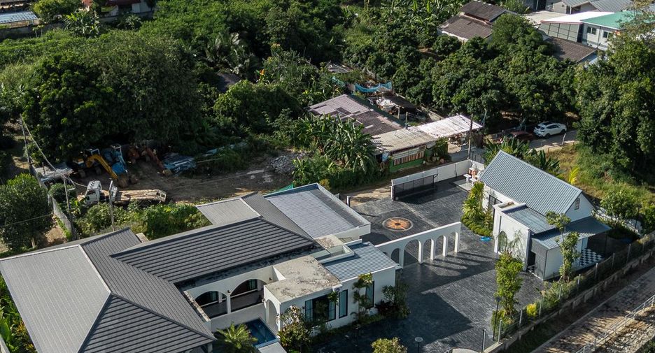 For sale 9 bedrooms house in Mueang Lamphun, Lamphun