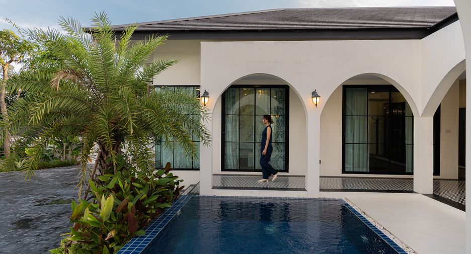 For sale 9 bedrooms house in Mueang Lamphun, Lamphun