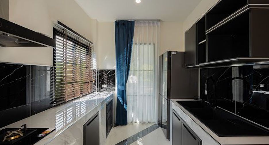 For sale 9 bedrooms house in Mueang Lamphun, Lamphun