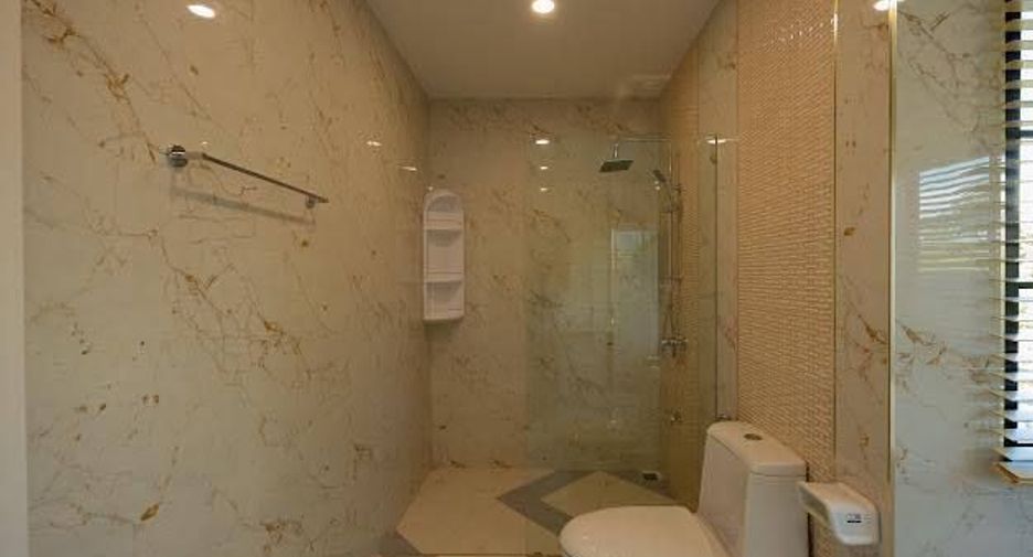For sale 9 bedrooms house in Mueang Lamphun, Lamphun