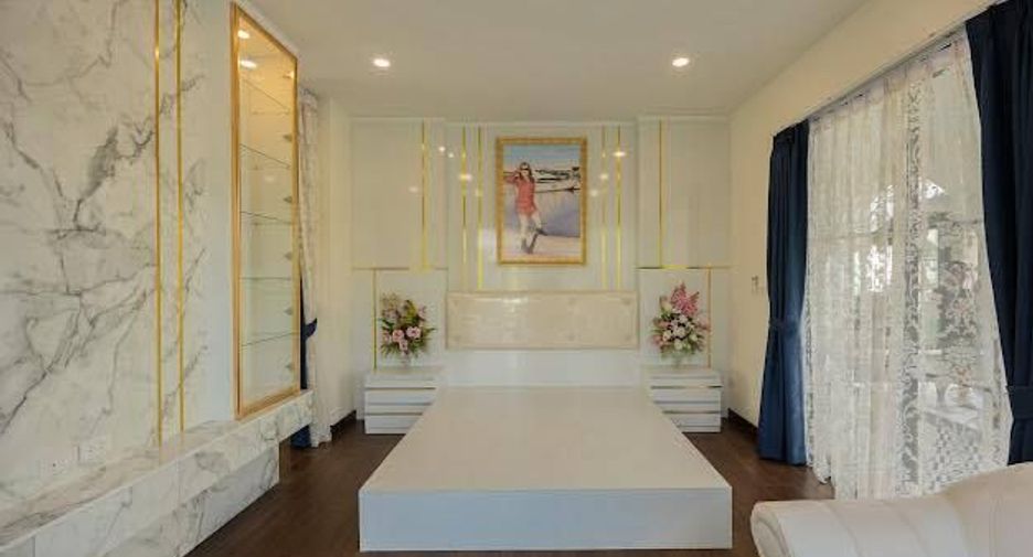 For sale 9 bedrooms house in Mueang Lamphun, Lamphun