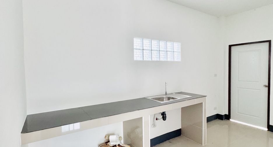 For sale 3 bedrooms house in Mueang Lamphun, Lamphun