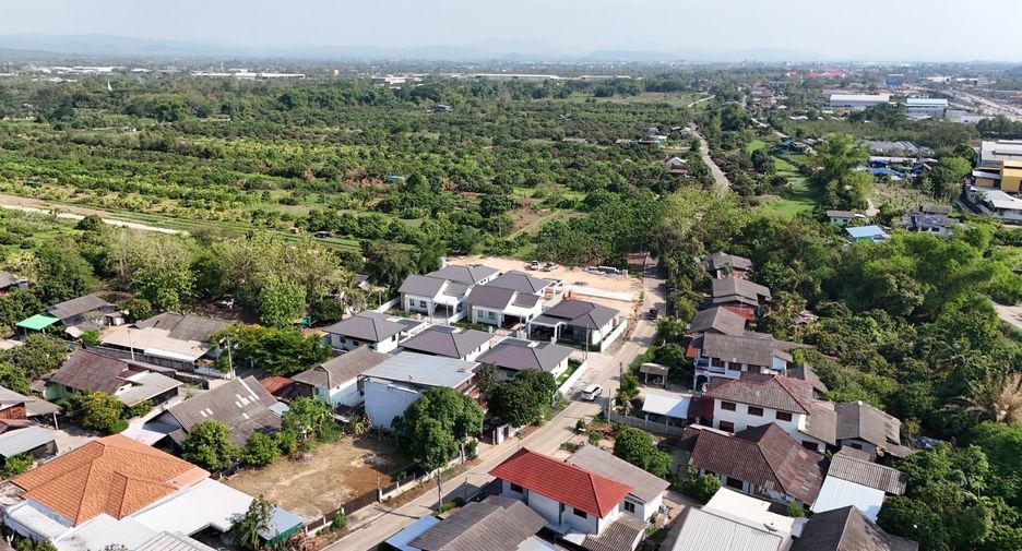 For sale 3 bedrooms house in Mueang Lamphun, Lamphun