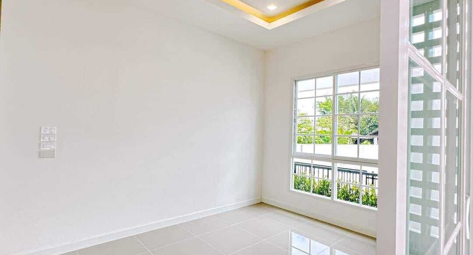 For sale 3 bedrooms house in Mueang Lamphun, Lamphun